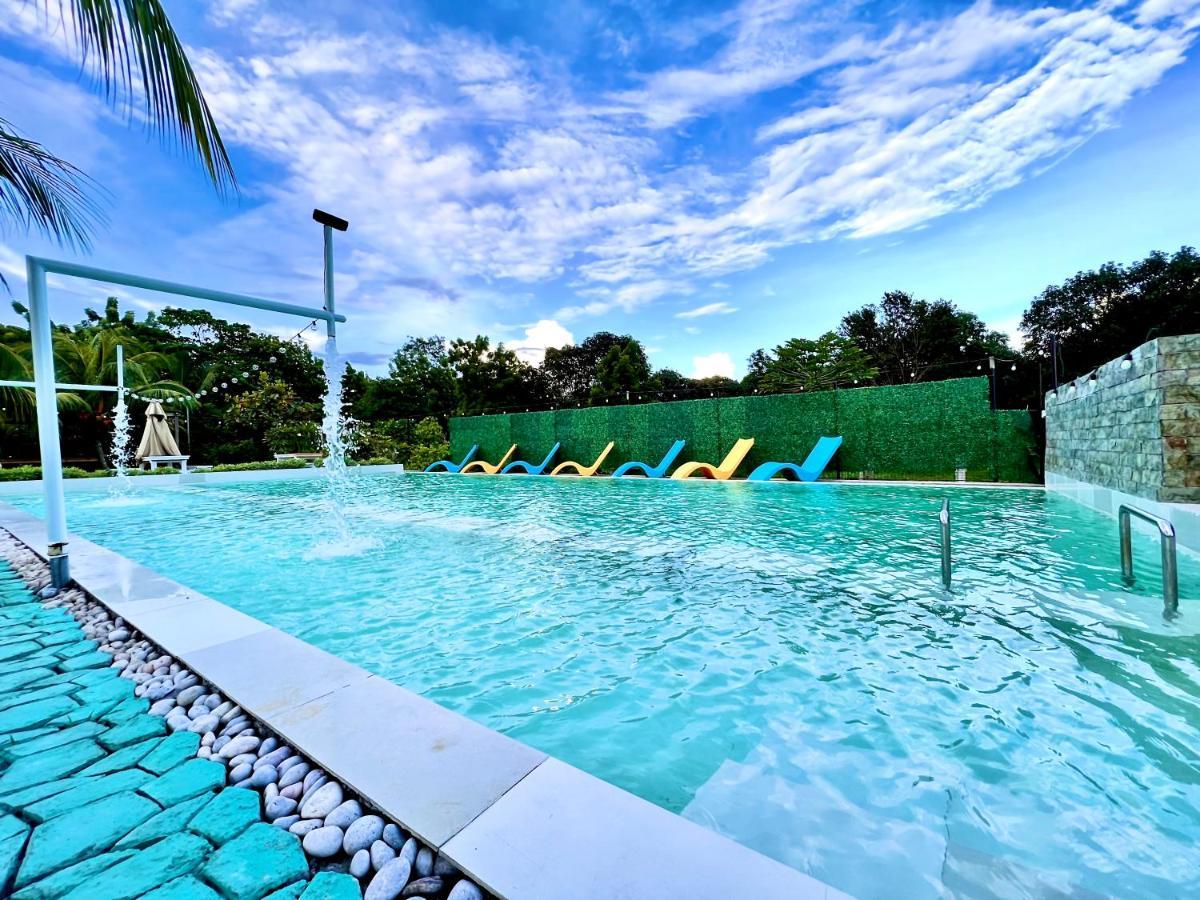 Hotel Pinc General Santos City エクステリア 写真